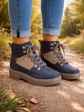 TEVA MIDFORM PATCHWORK LACE UP WATER-RESISTANT BOOTS WOMEN US 9